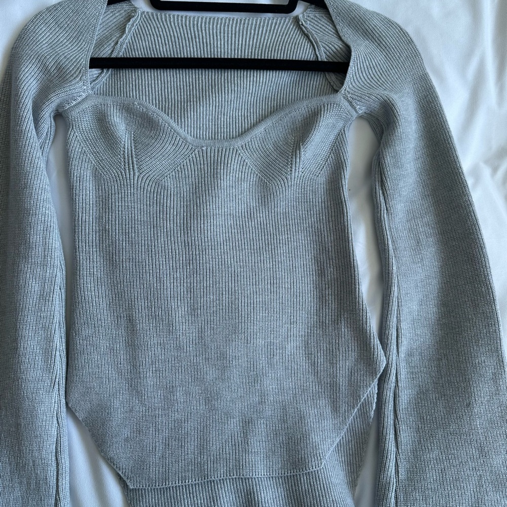 Grey top - Picture 1 of 2